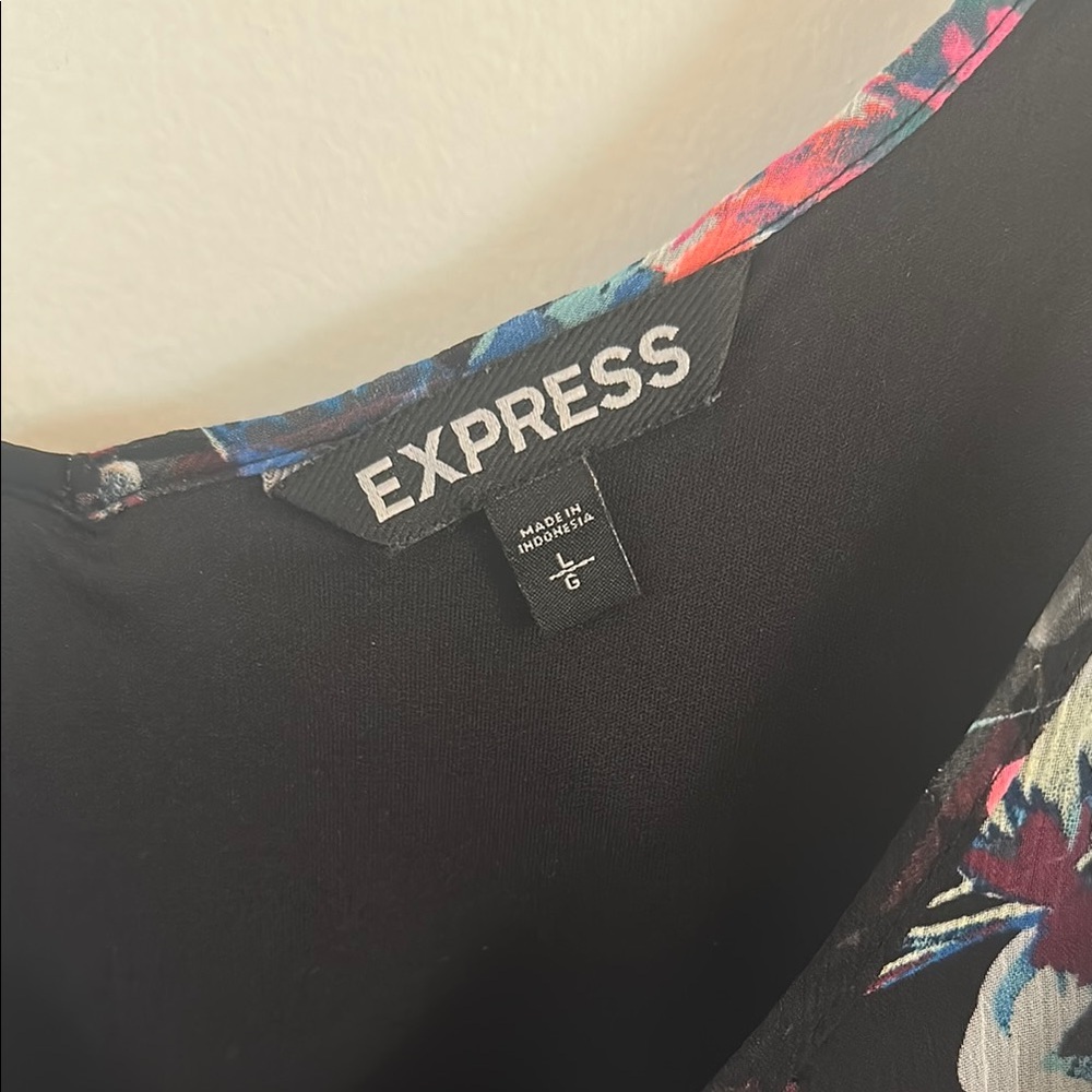 Express Floral Black and Pink Women's Top - Picture 2 of 5